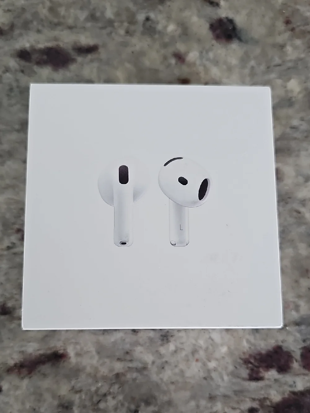 NWT Apple White Airpods 4 Wireless Earbuds with Charging Case Bluetooth